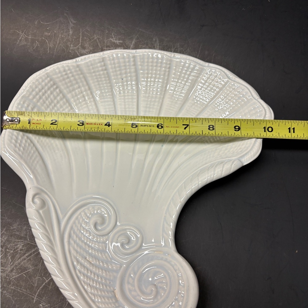 Vintage Holland Mold Inc White Shell-Shaped Ceramic Dish - Picture 4 of 4